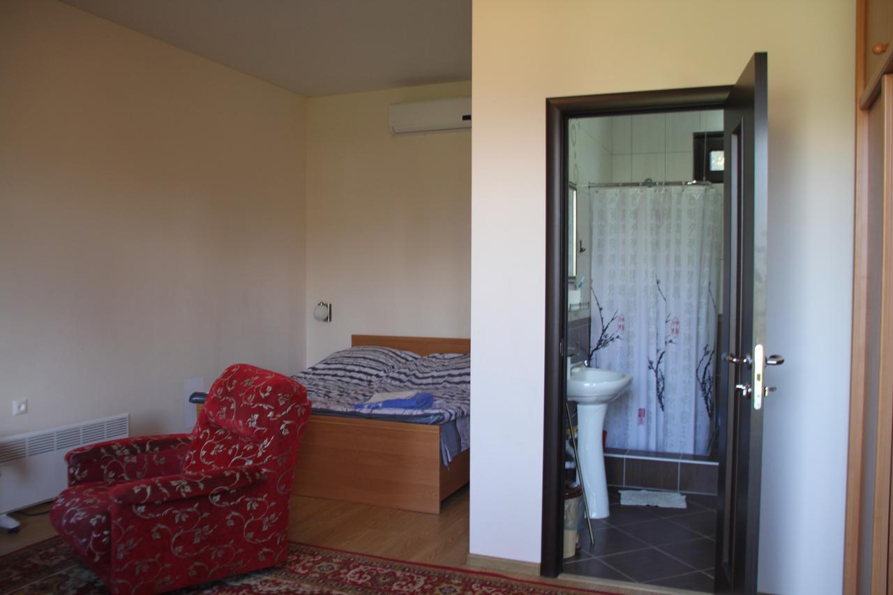 Амрапха Gudauta Exterior foto